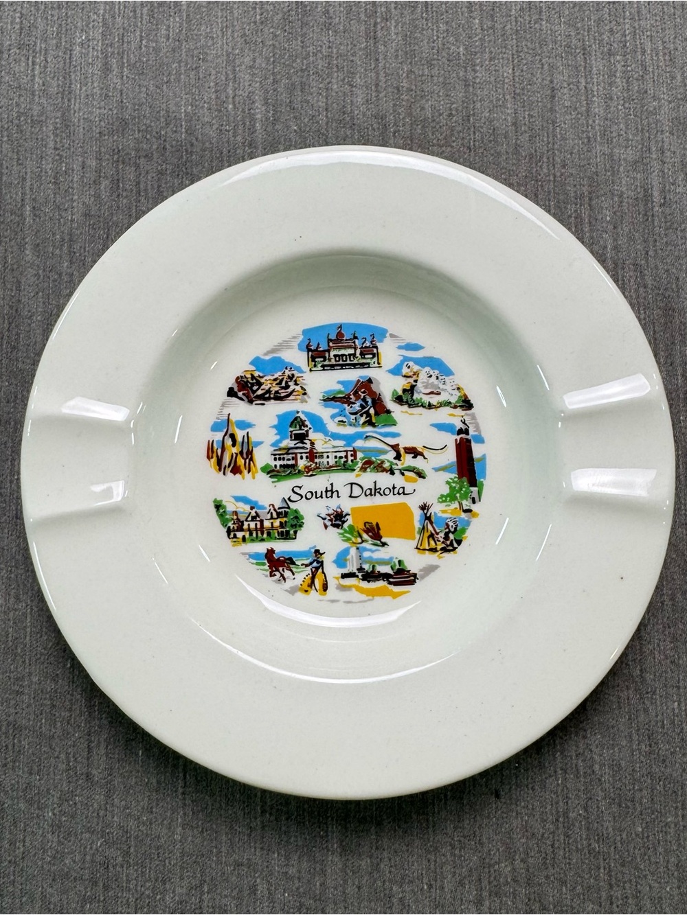 Vintage South Dakota Souvenir Ashtray Mt Rushmore Corn Palace Ceramic Retro 5”